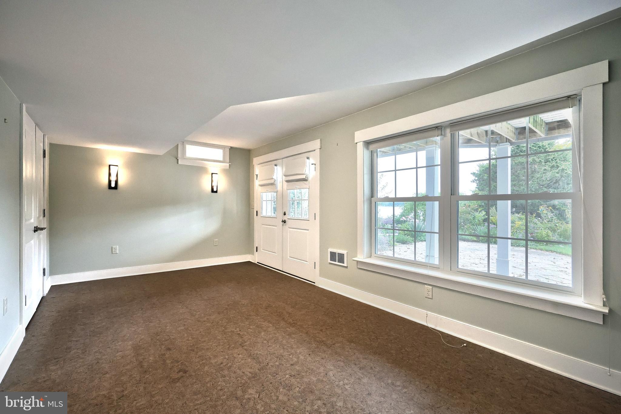 LAKE MEADE - Residential