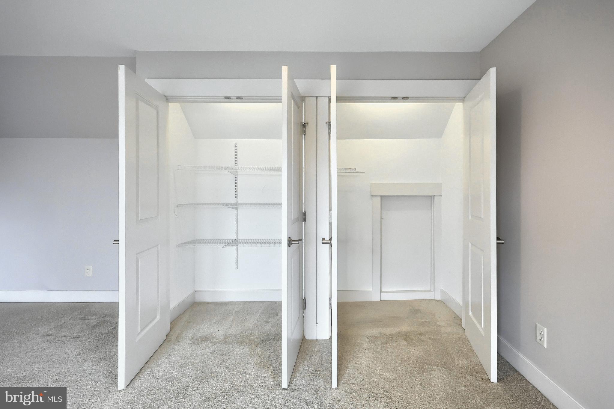 LAKE MEADE - Residential