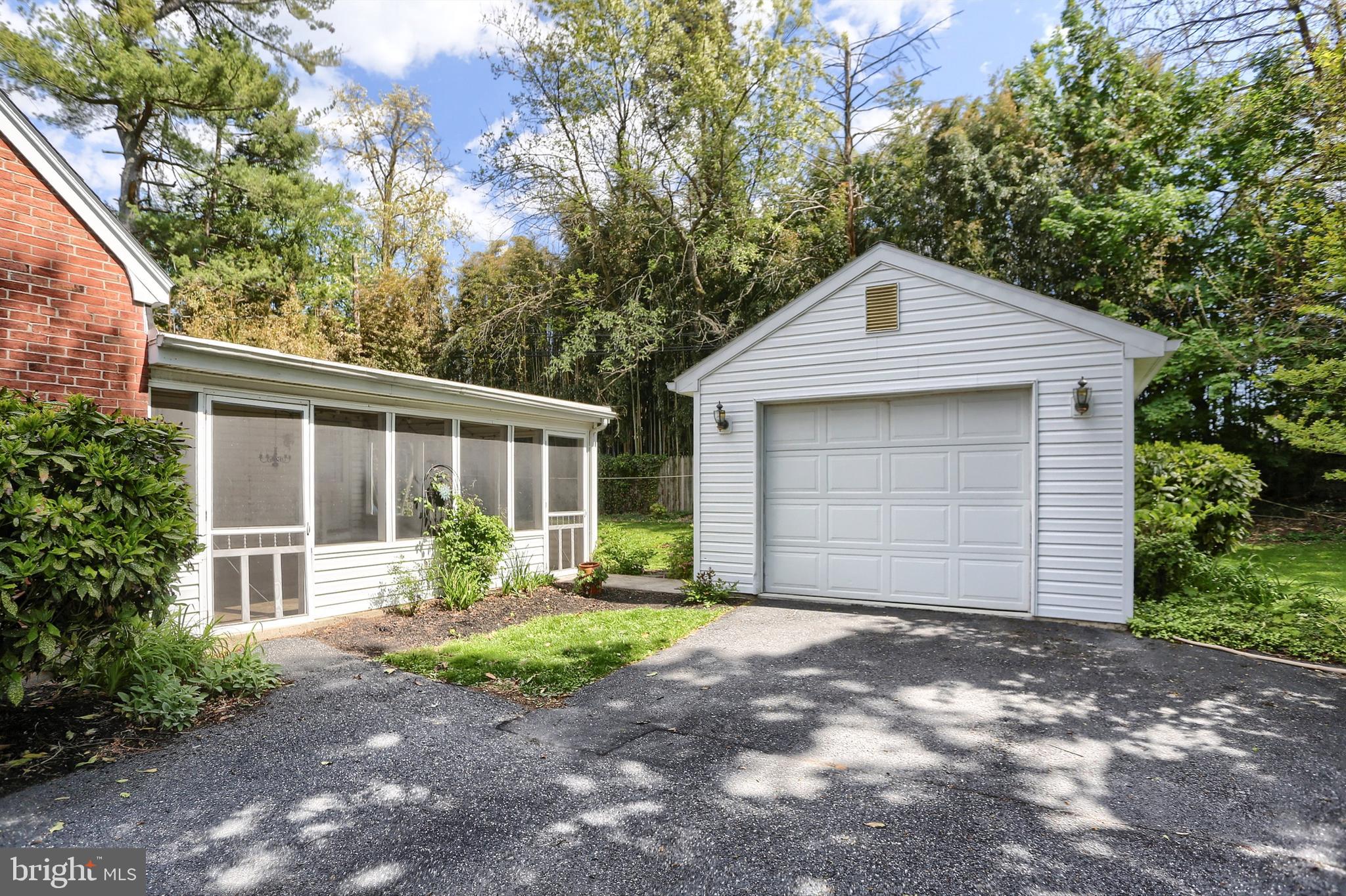 HAMPDEN GARDENS - Residential