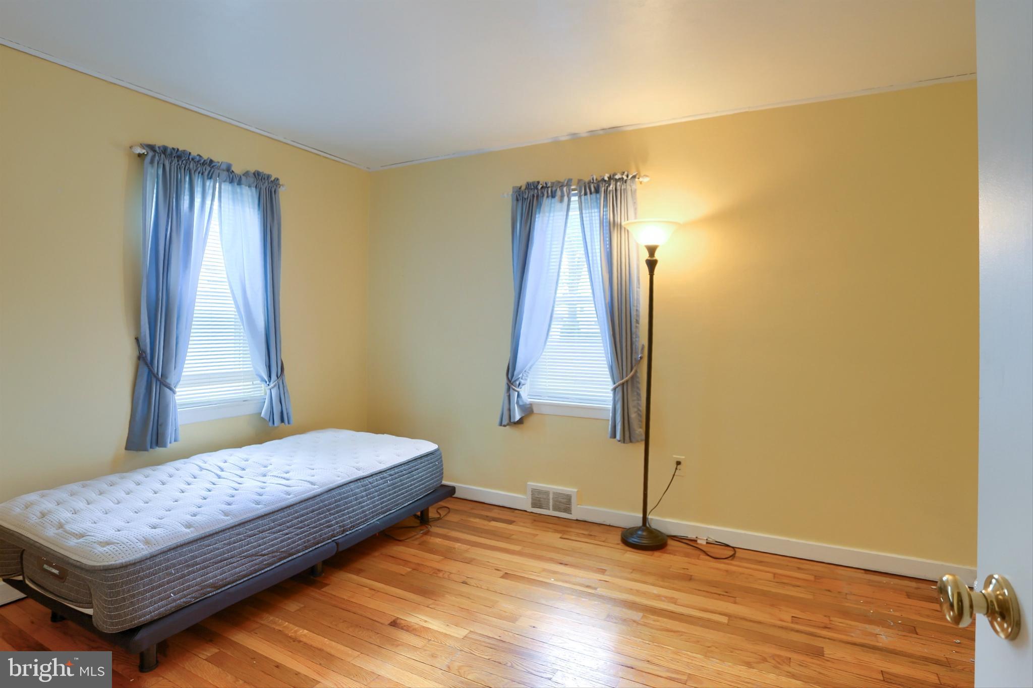 HAMPDEN GARDENS - Residential