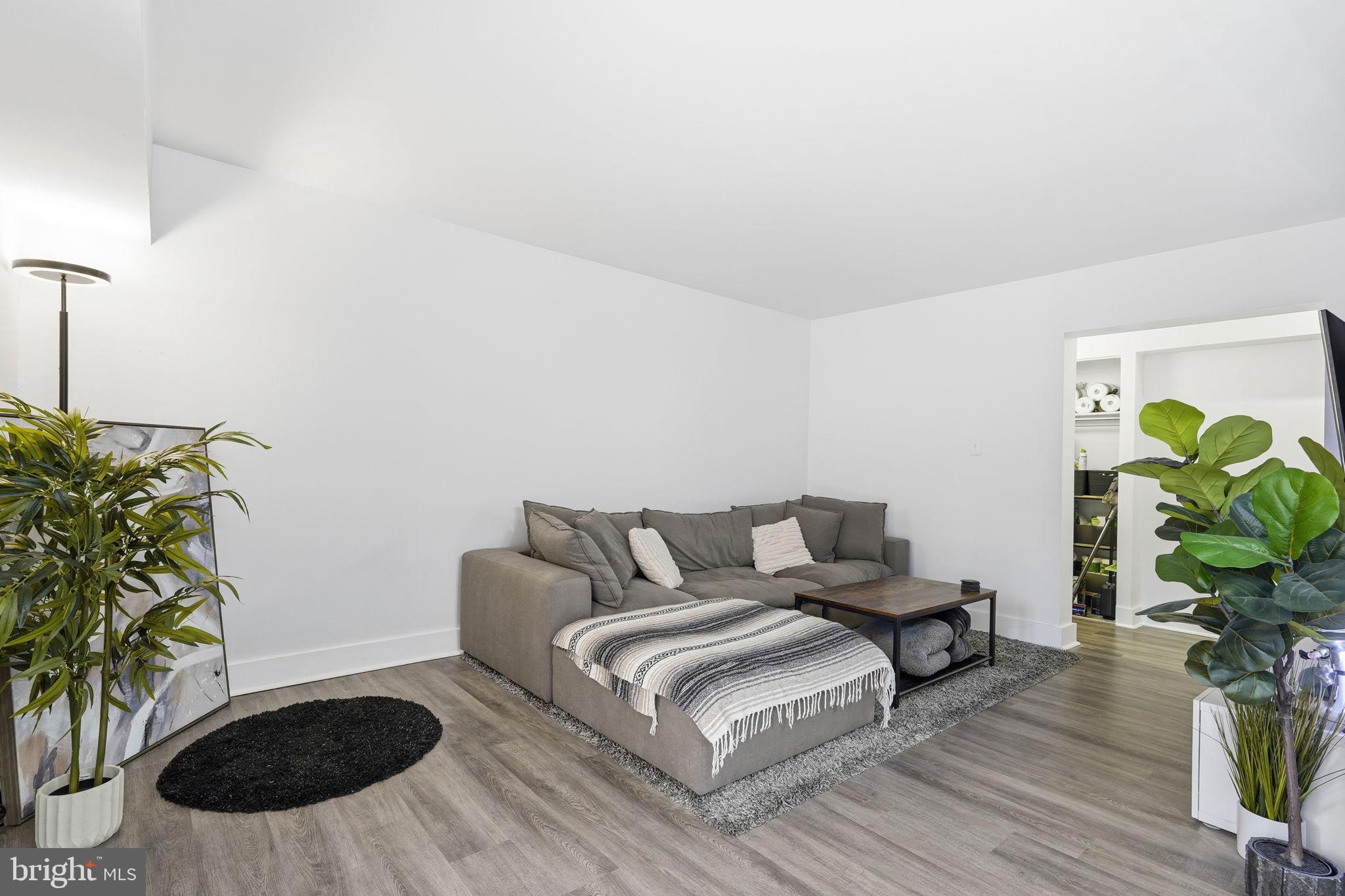 11647 STONEVIEW SQUARE 88/2B