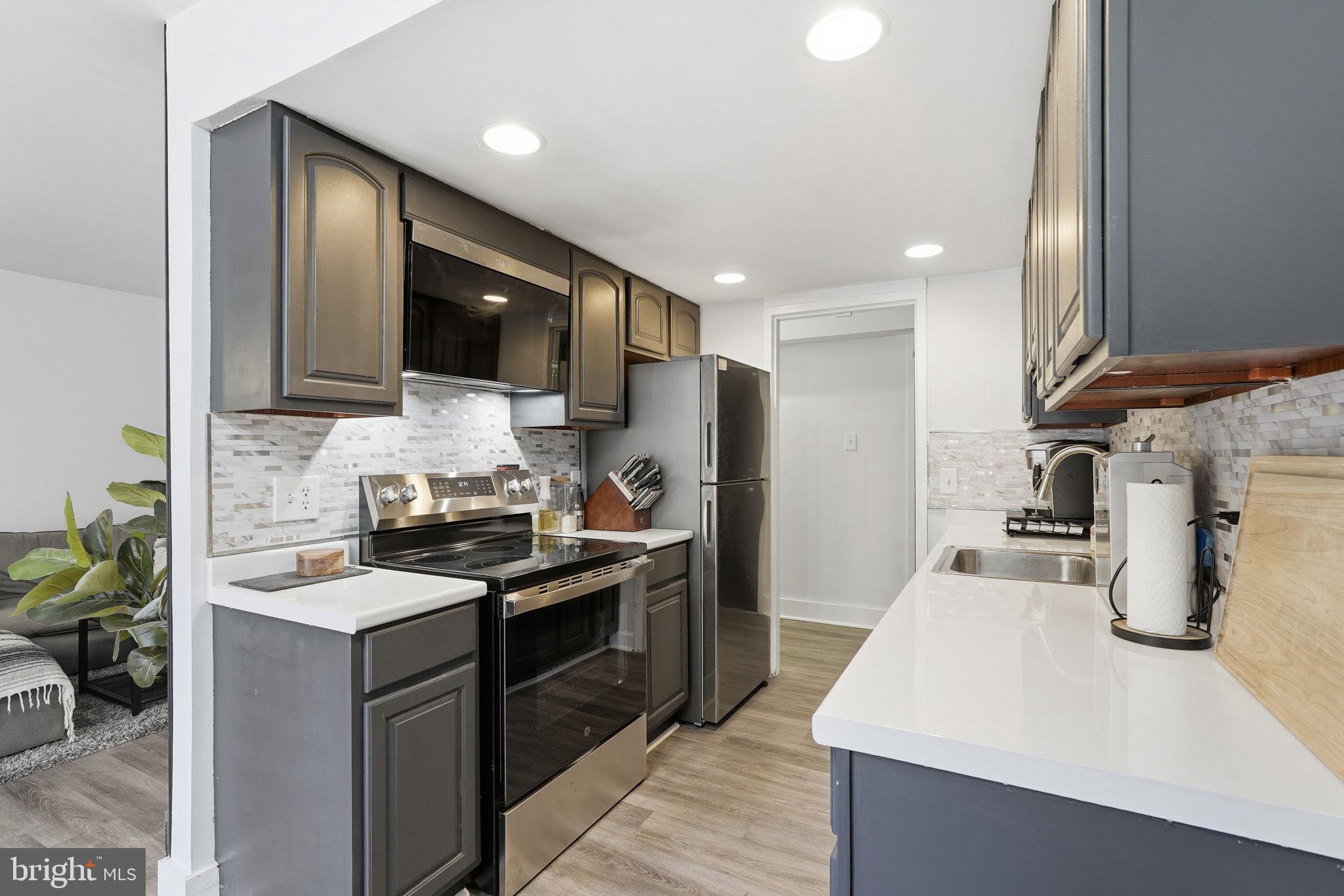 SHADOWOOD - Residential Lease