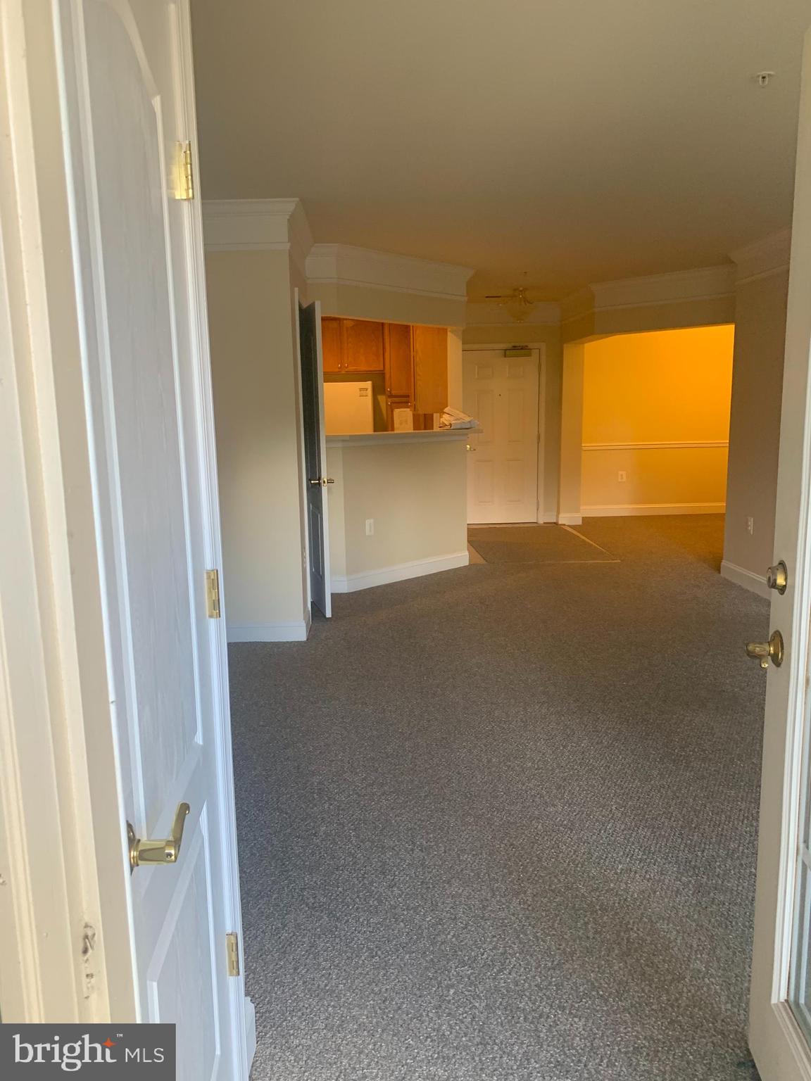 SAINTSBURY PLAZA - Residential