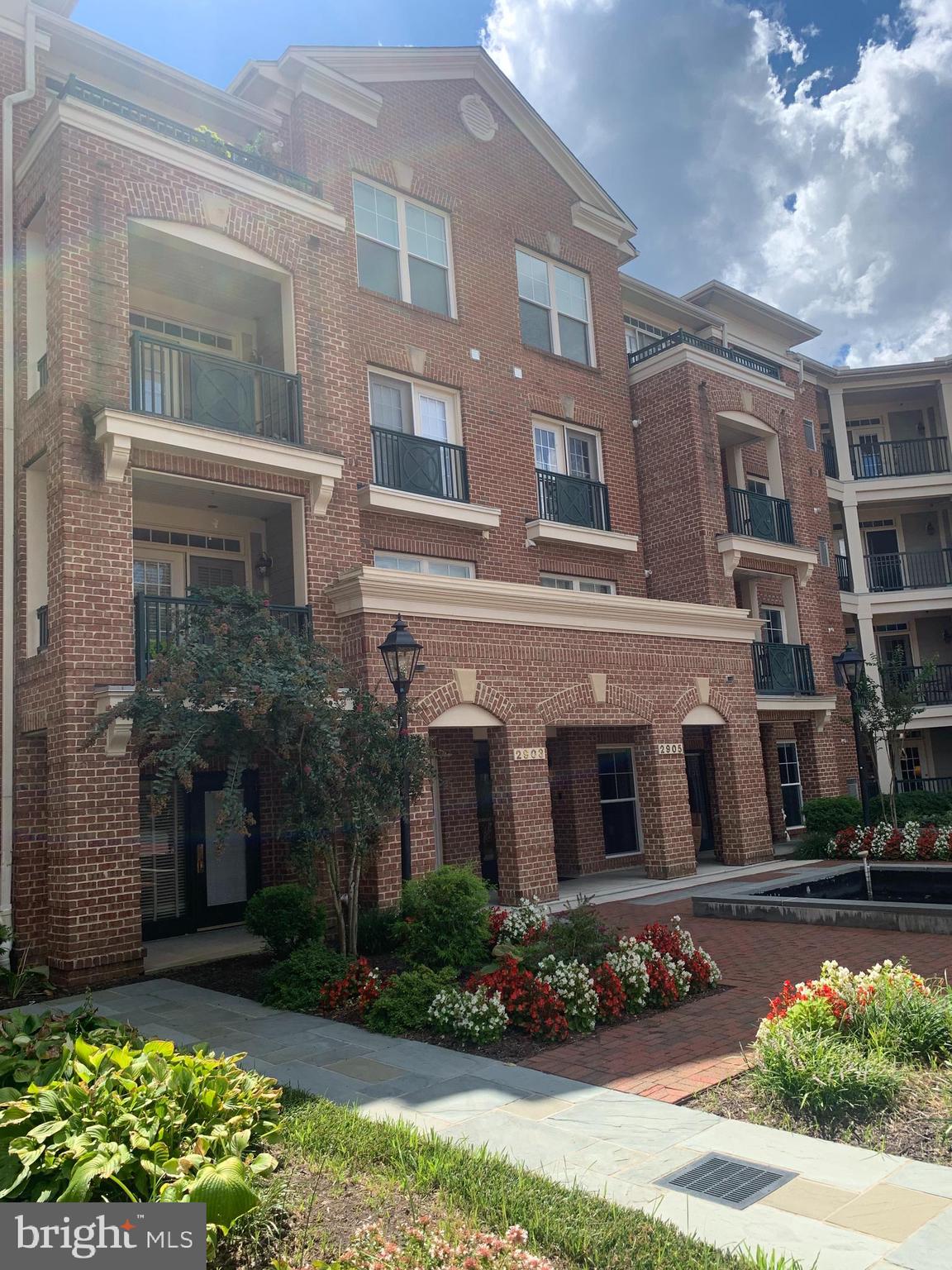 2903 SAINTSBURY PLAZA 310