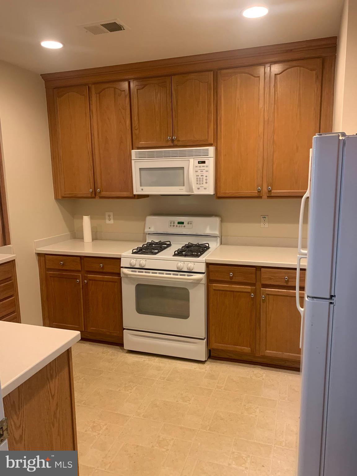 SAINTSBURY PLAZA - Residential