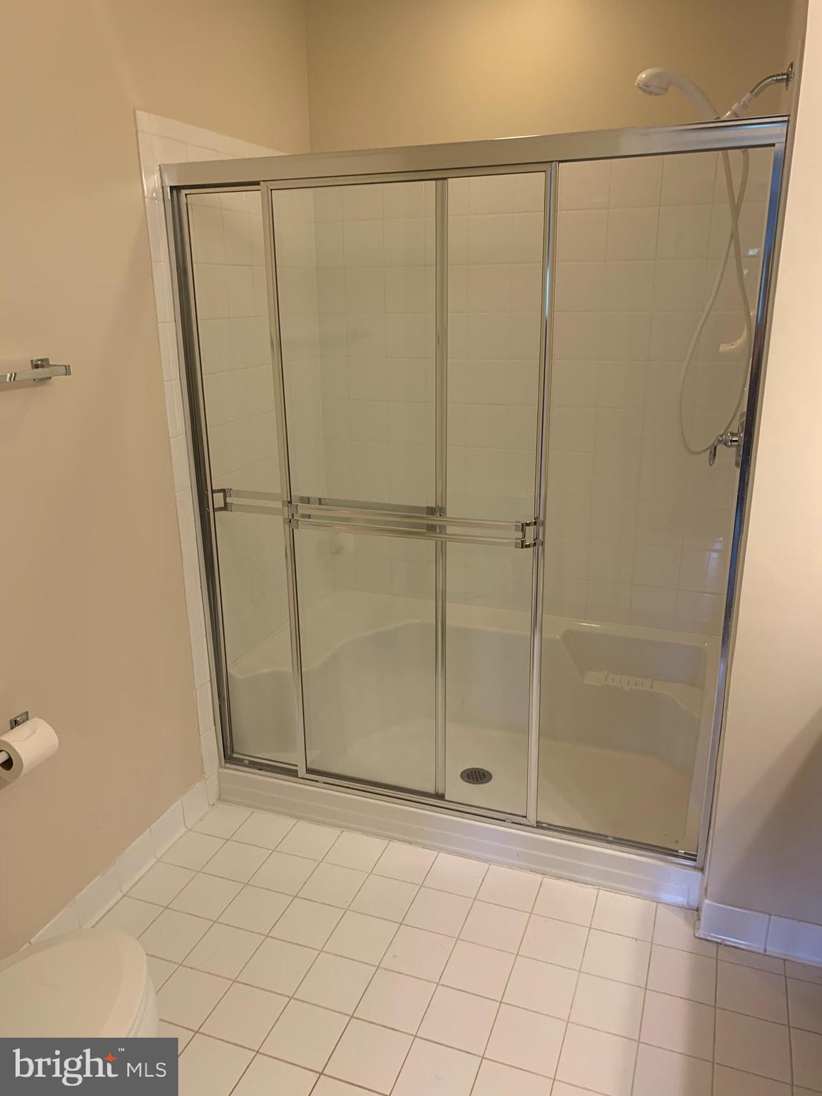 SAINTSBURY PLAZA - Residential