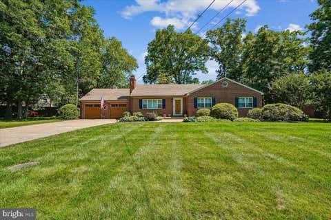 Homes For Sale - 5515 Bradley Boulevard<br/> ALEXANDRIA, VA 22311