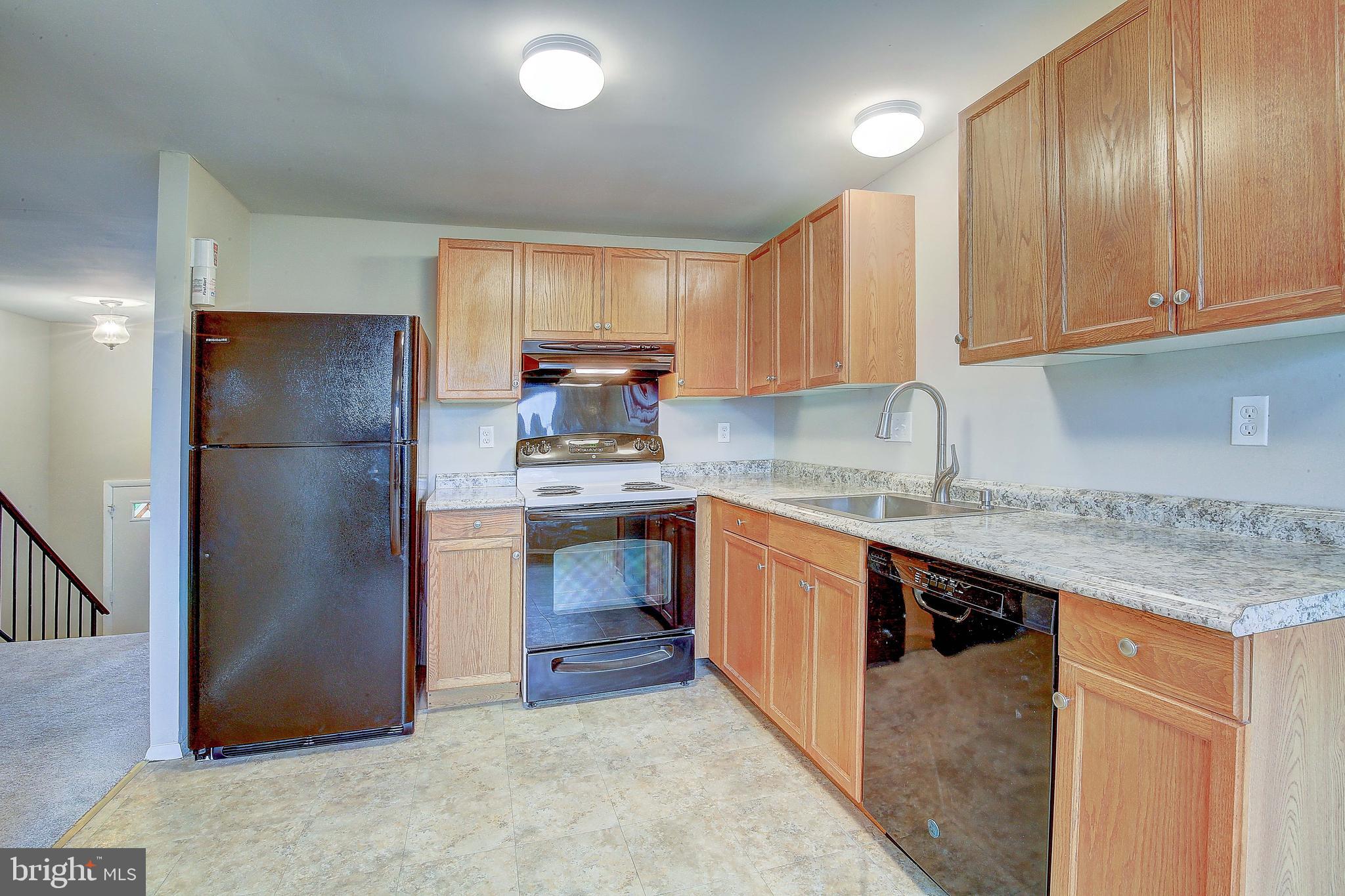 FOUR SEASONS - Residential