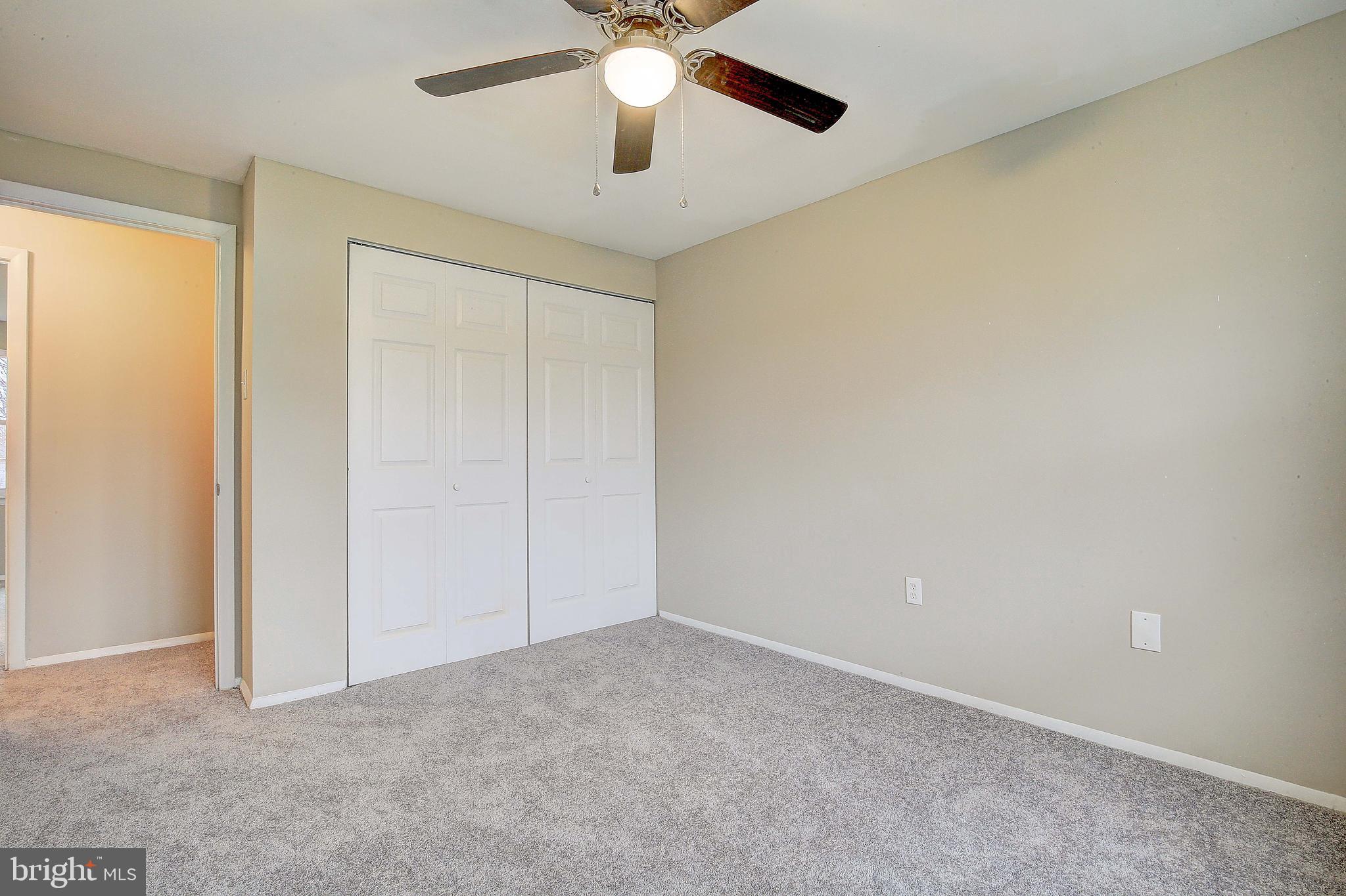 FOUR SEASONS - Residential