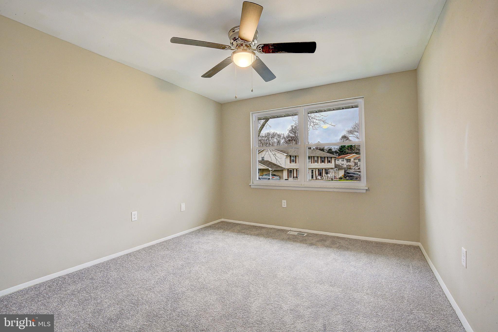 FOUR SEASONS - Residential