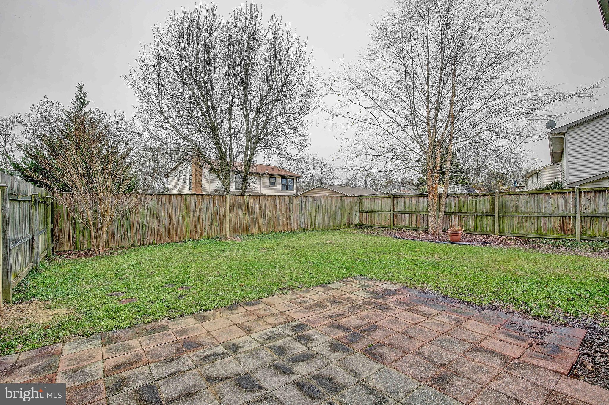 FOUR SEASONS - Residential