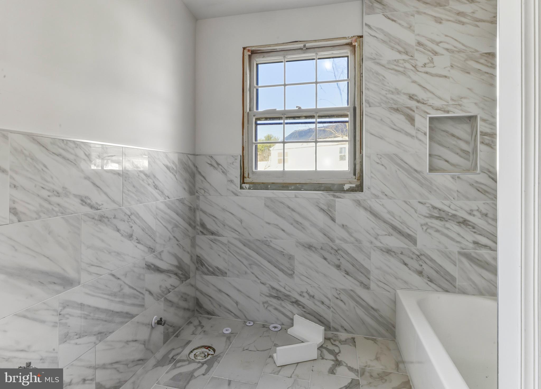 125 COUNTRY CLUB ROAD