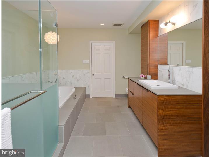 SOCIETY HILL - Residential