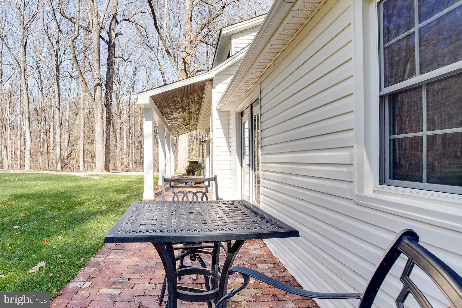 1022 UPPER GLENCOE ROAD