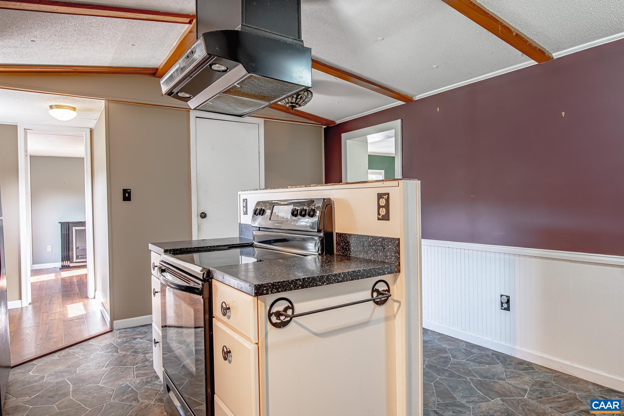 BARBOURSVILLE - Farm