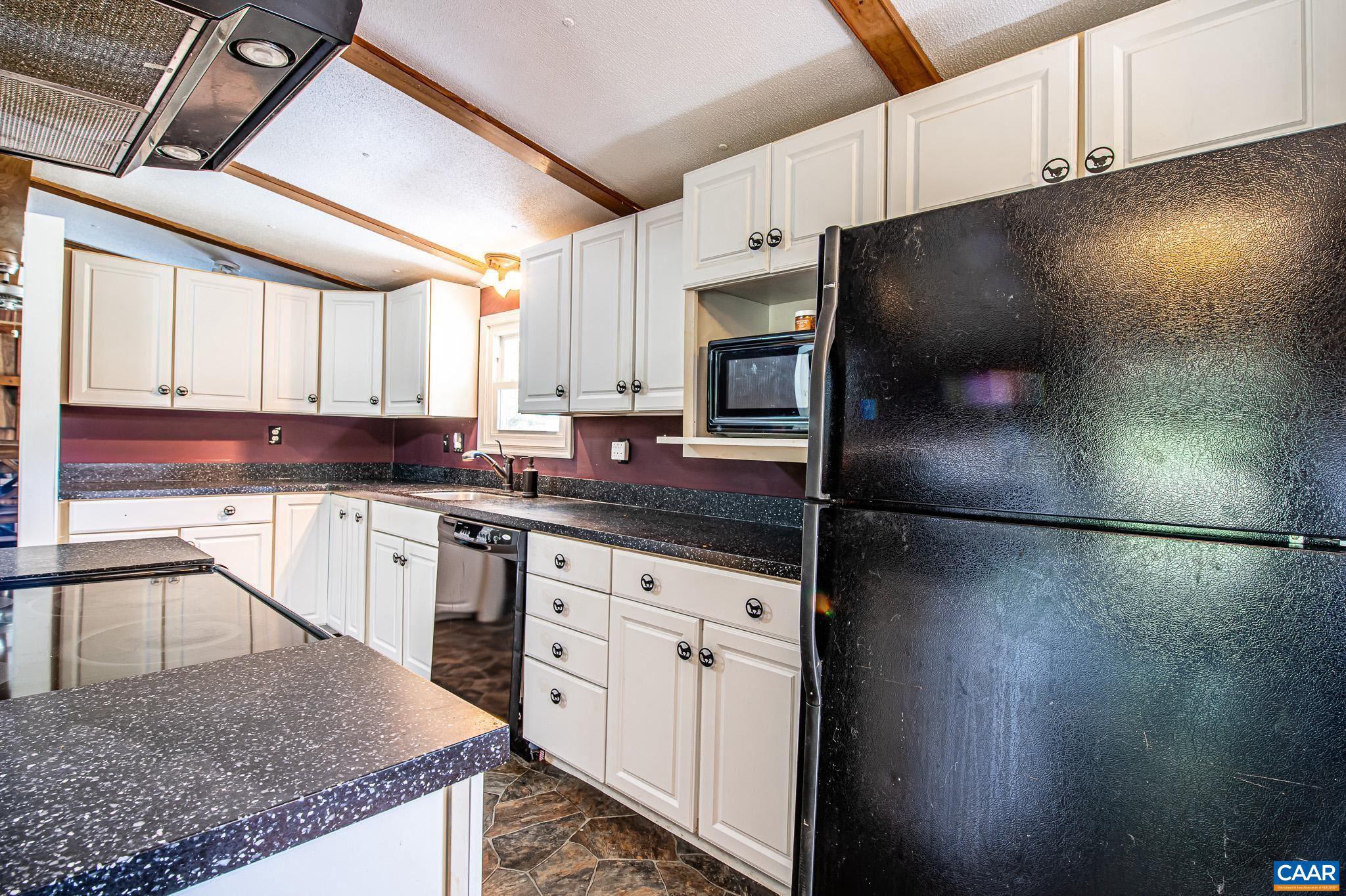 BARBOURSVILLE - Farm