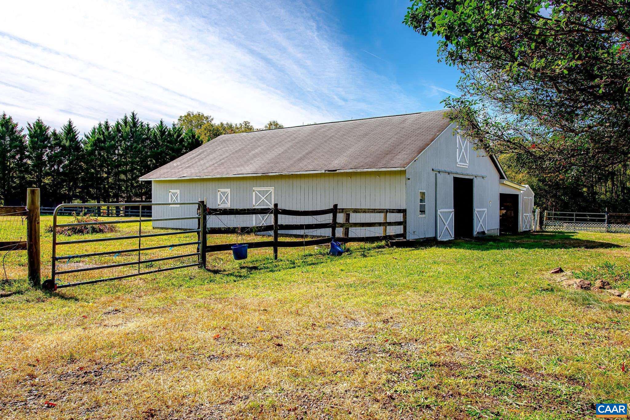 BARBOURSVILLE - Farm