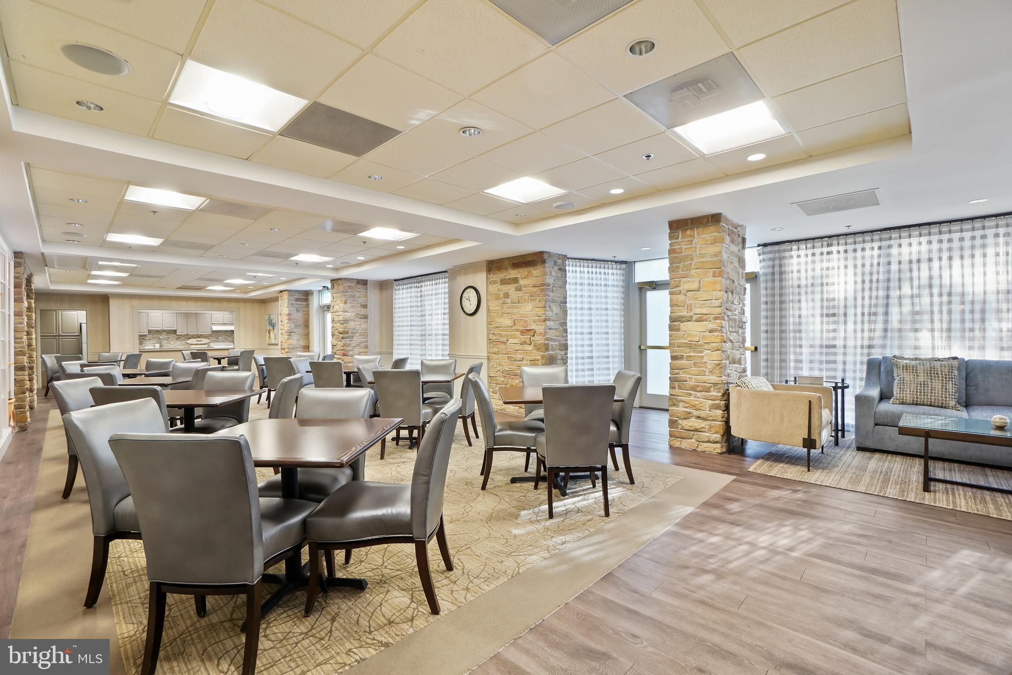 CREEKSIDE AT LEISURE WORLD - Residential