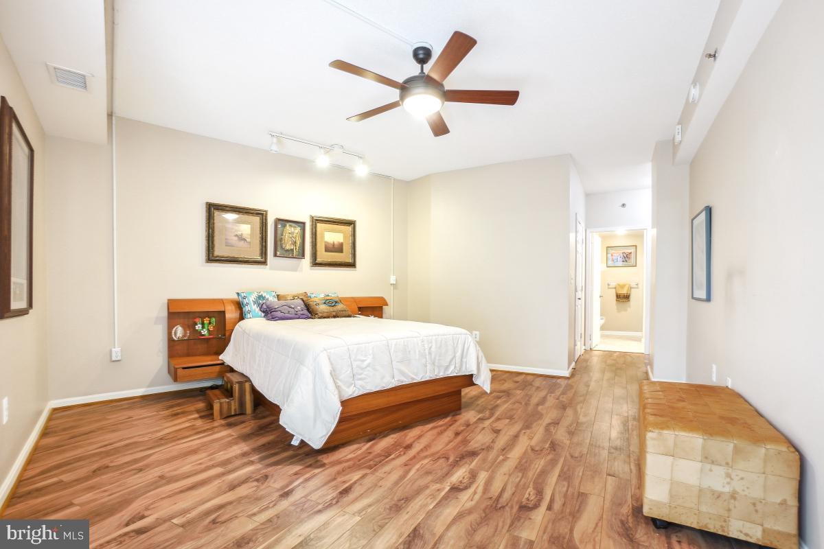 CREEKSIDE AT LEISURE WORLD - Residential