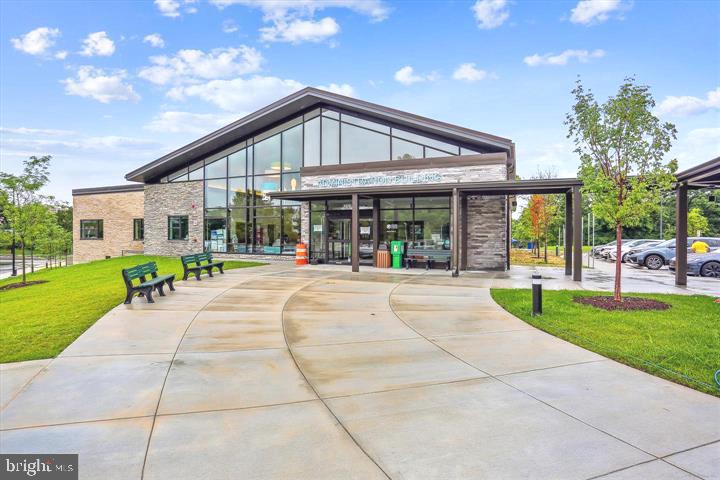 CREEKSIDE AT LEISURE WORLD - Residential