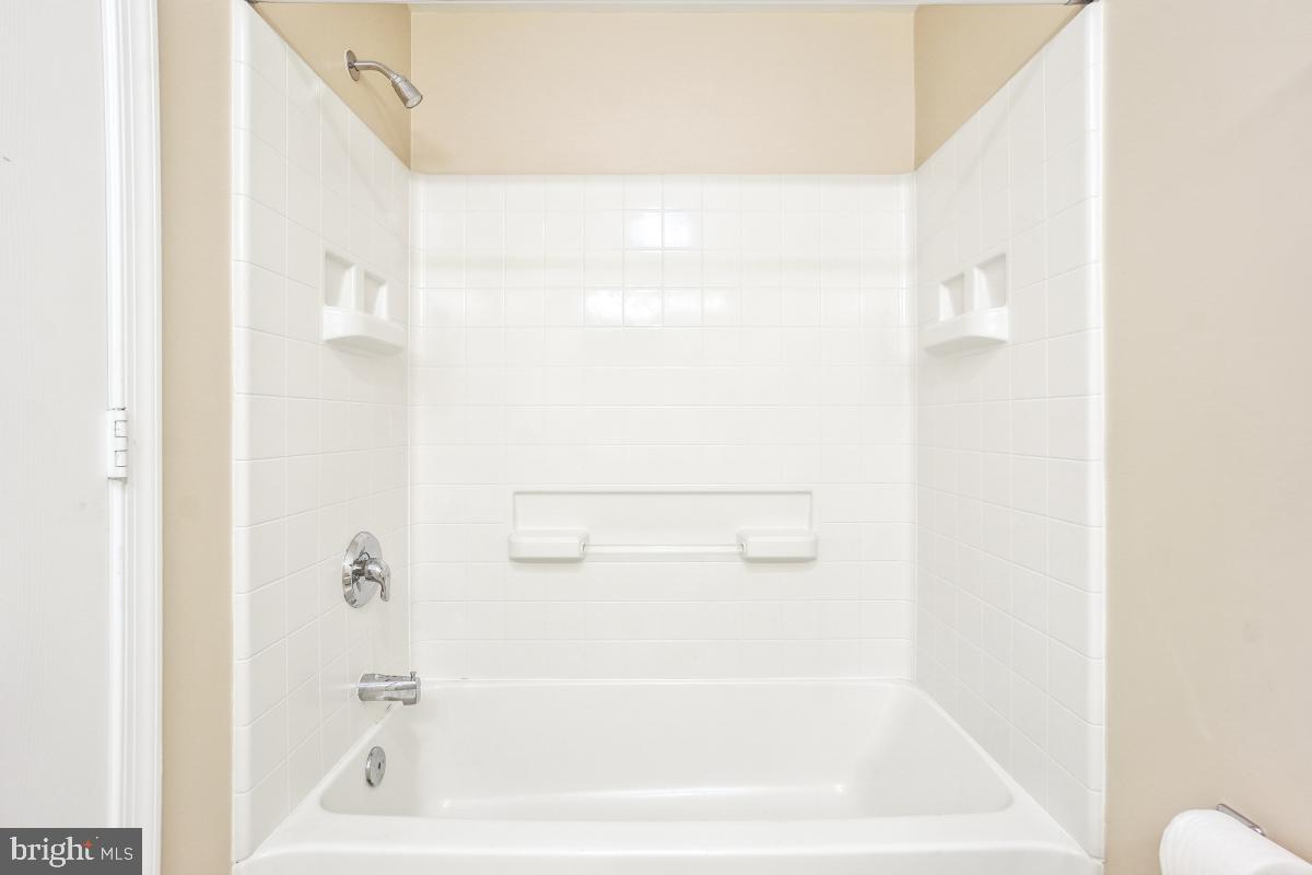 CREEKSIDE AT LEISURE WORLD - Residential