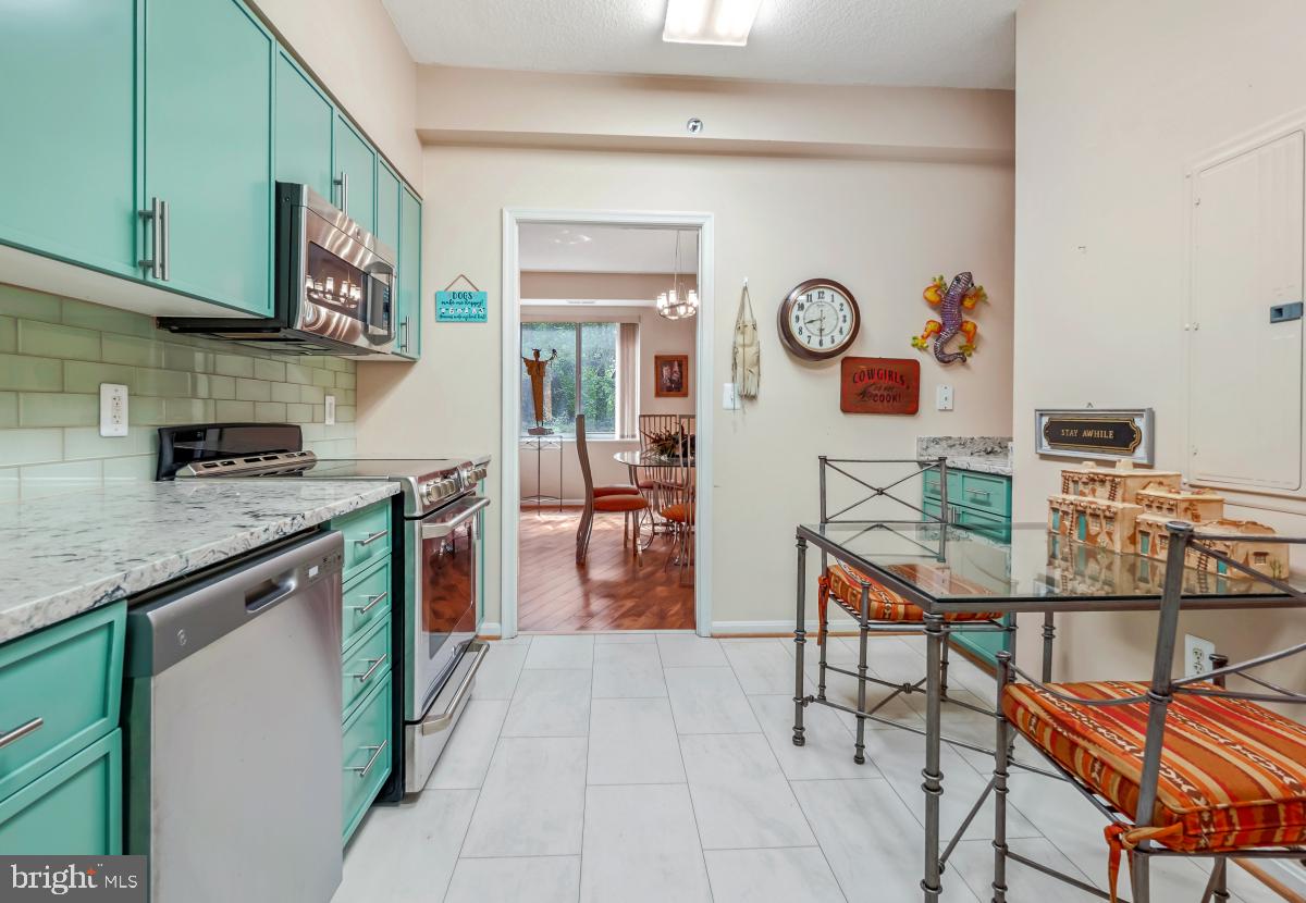 CREEKSIDE AT LEISURE WORLD - Residential