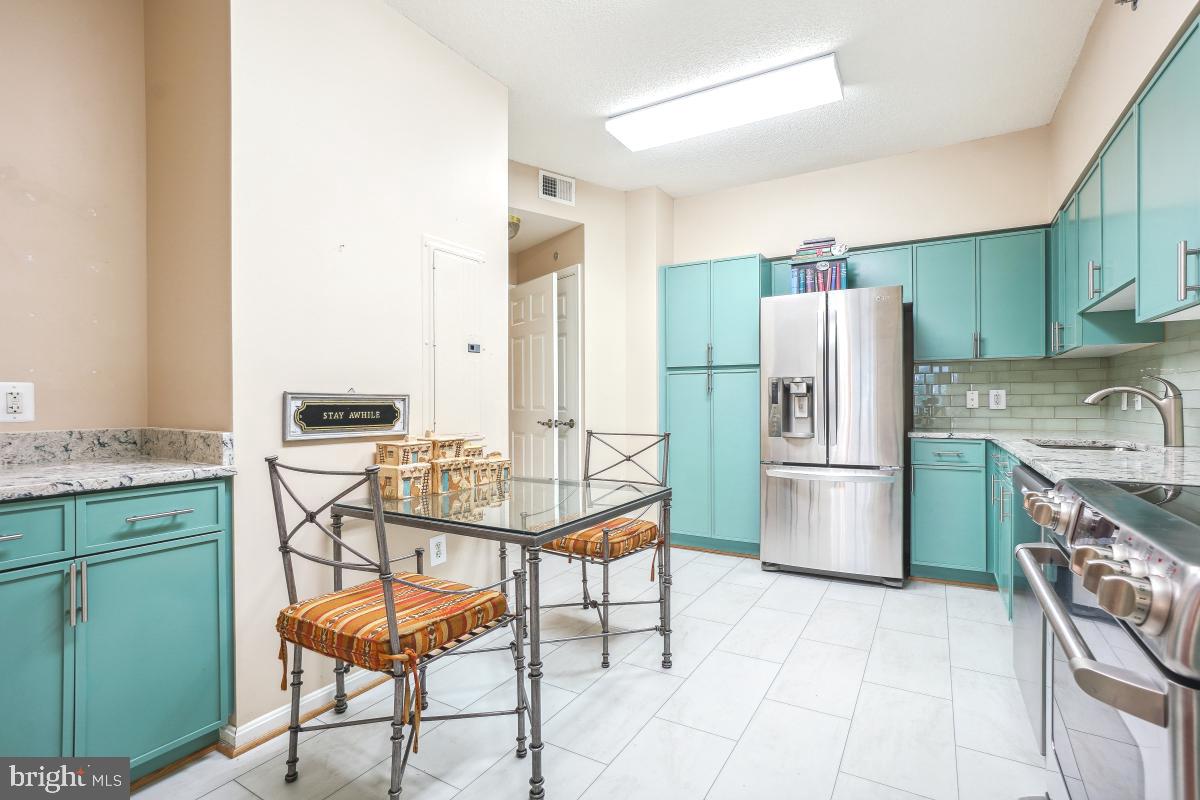 CREEKSIDE AT LEISURE WORLD - Residential