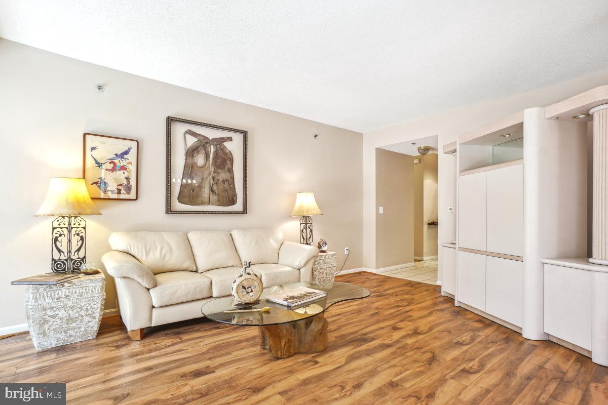 CREEKSIDE AT LEISURE WORLD - Residential