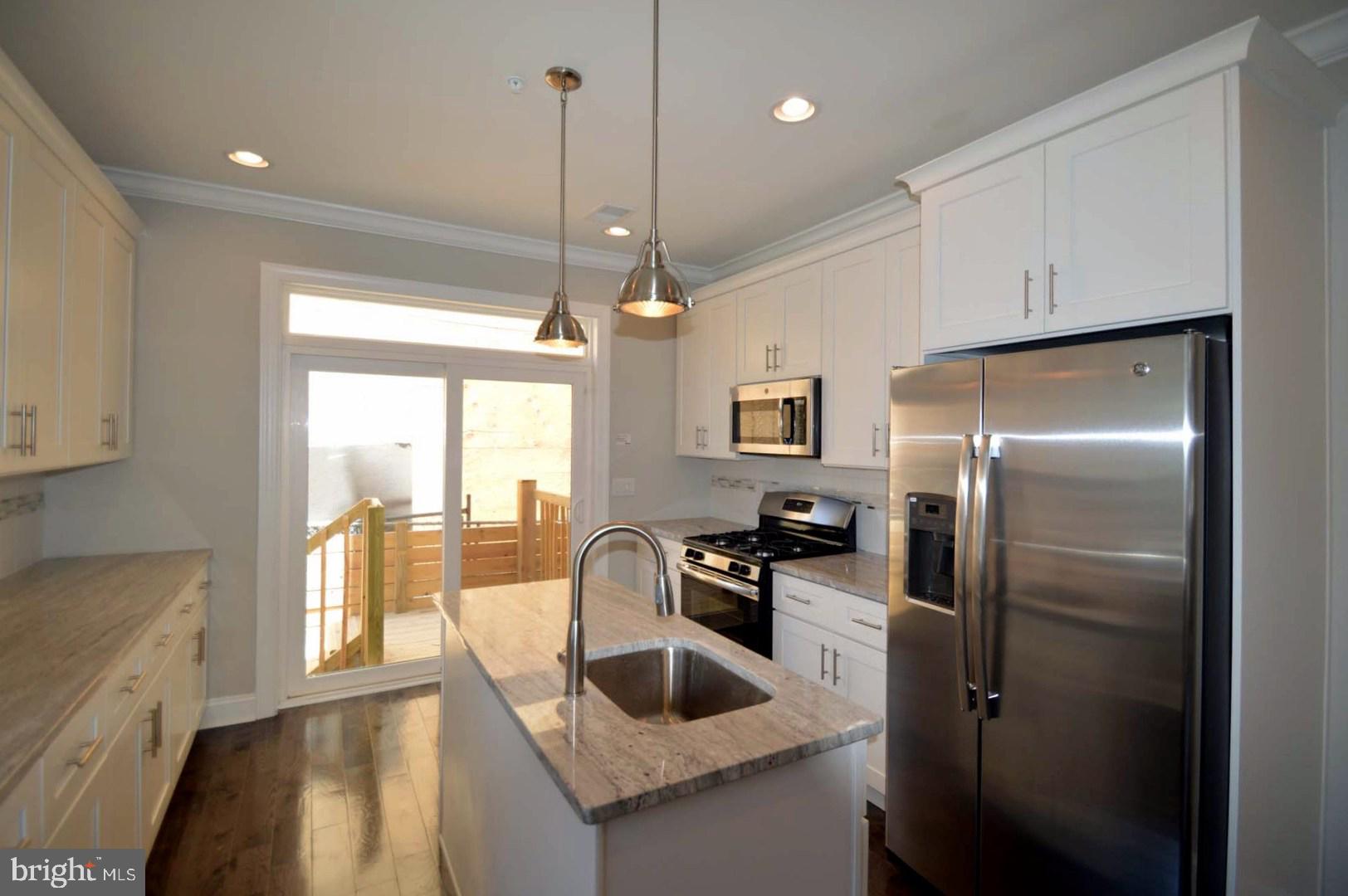 POINT BREEZE - Residential Lease