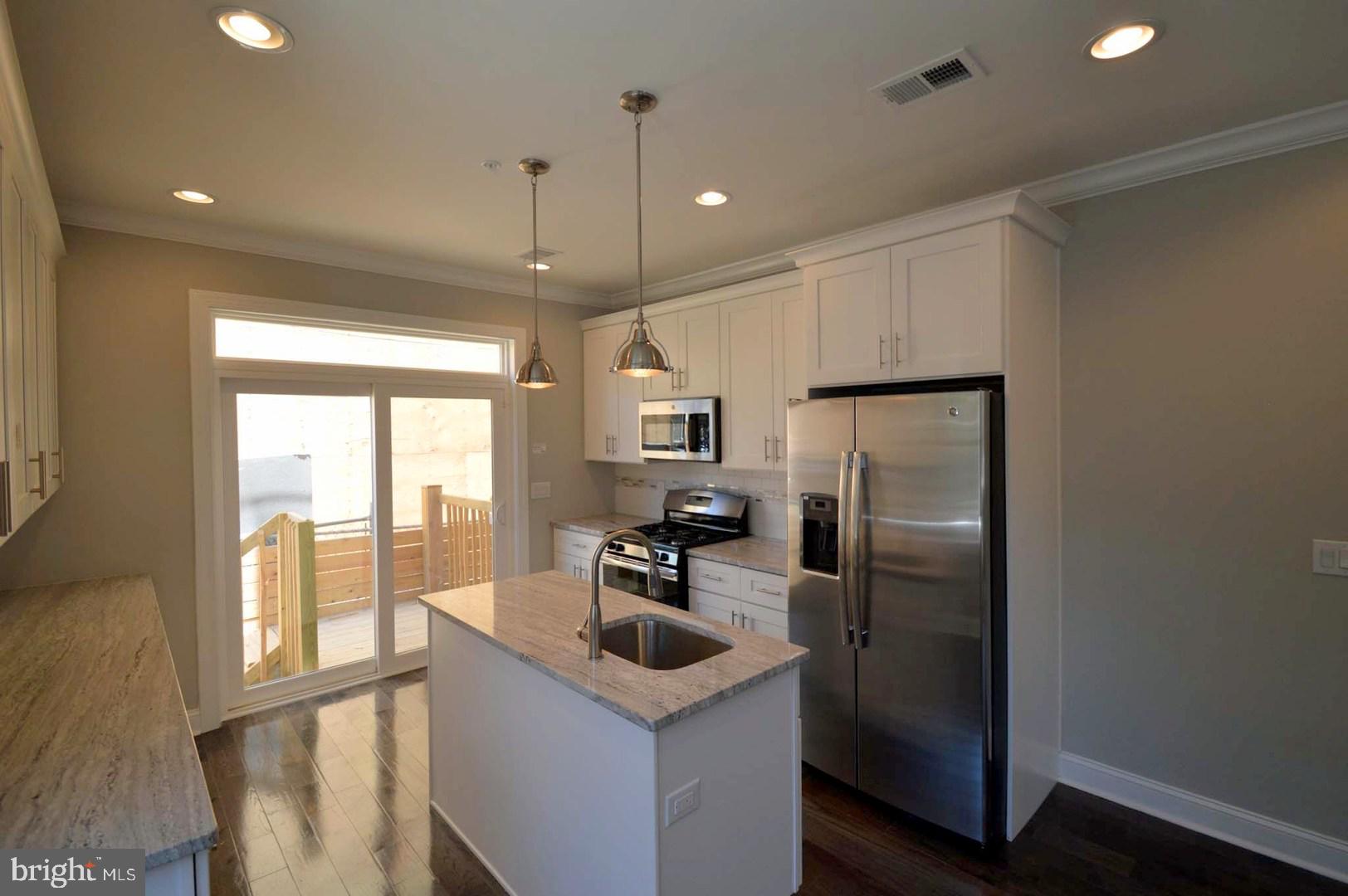 POINT BREEZE - Residential Lease