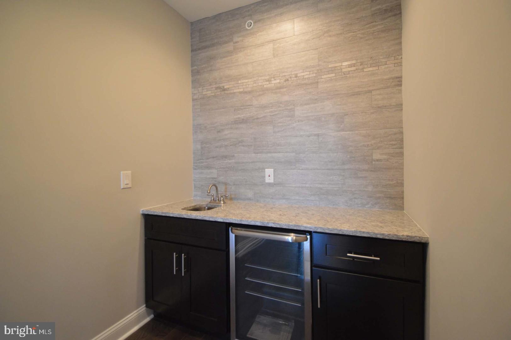 POINT BREEZE - Residential Lease