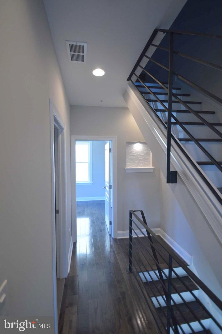 POINT BREEZE - Residential Lease