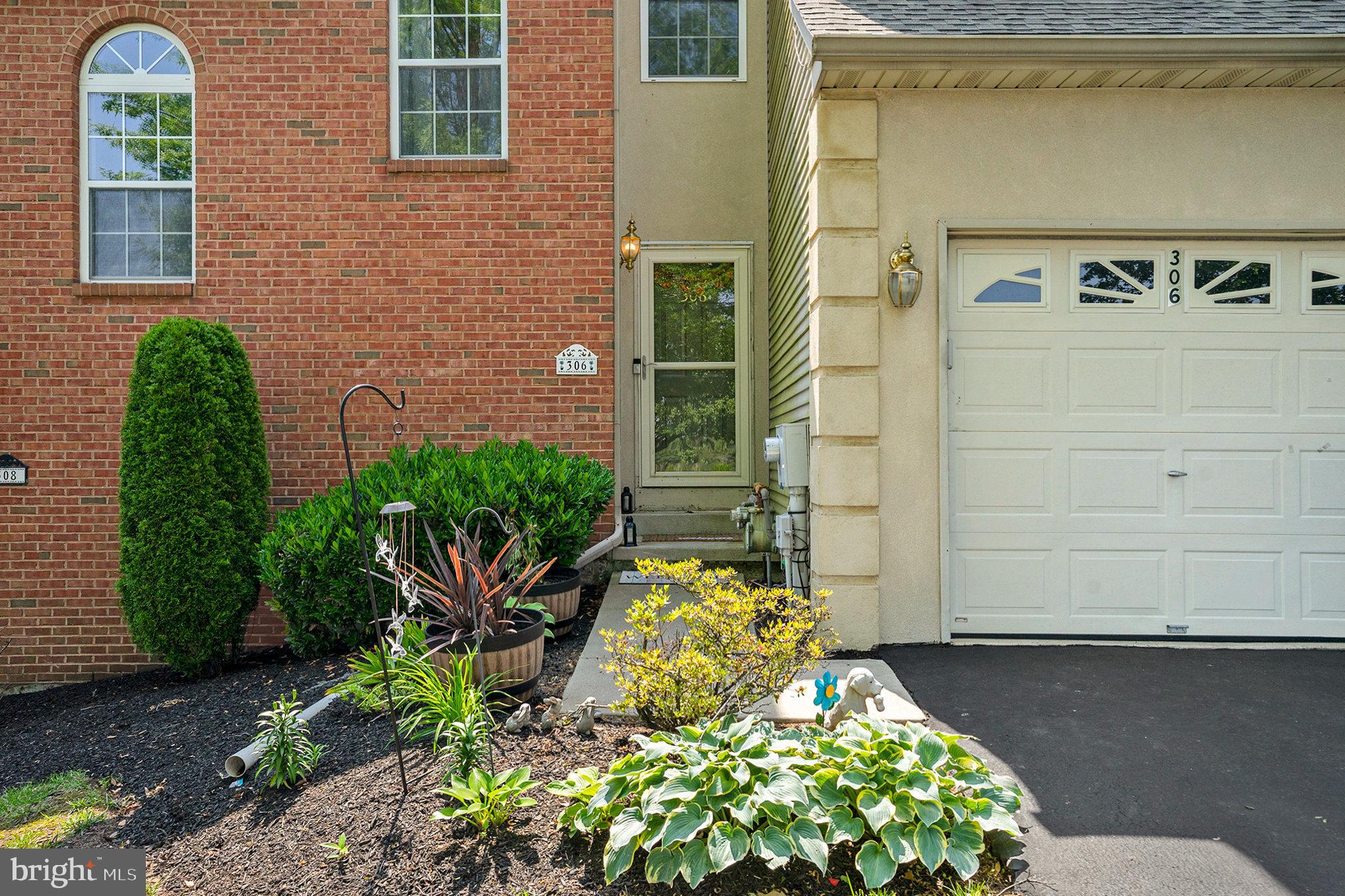 306 HAMILTON DRIVE