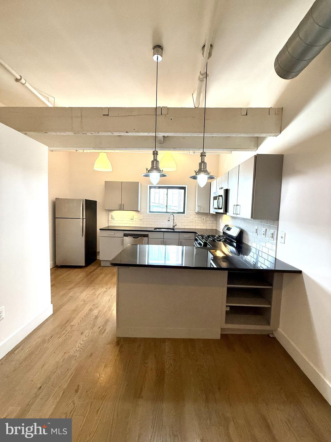 2620-2026 MARTHA STREET 301