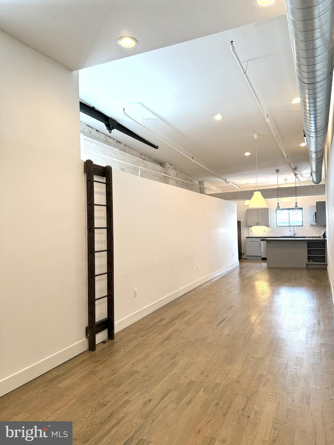 2620-2026 MARTHA STREET 301