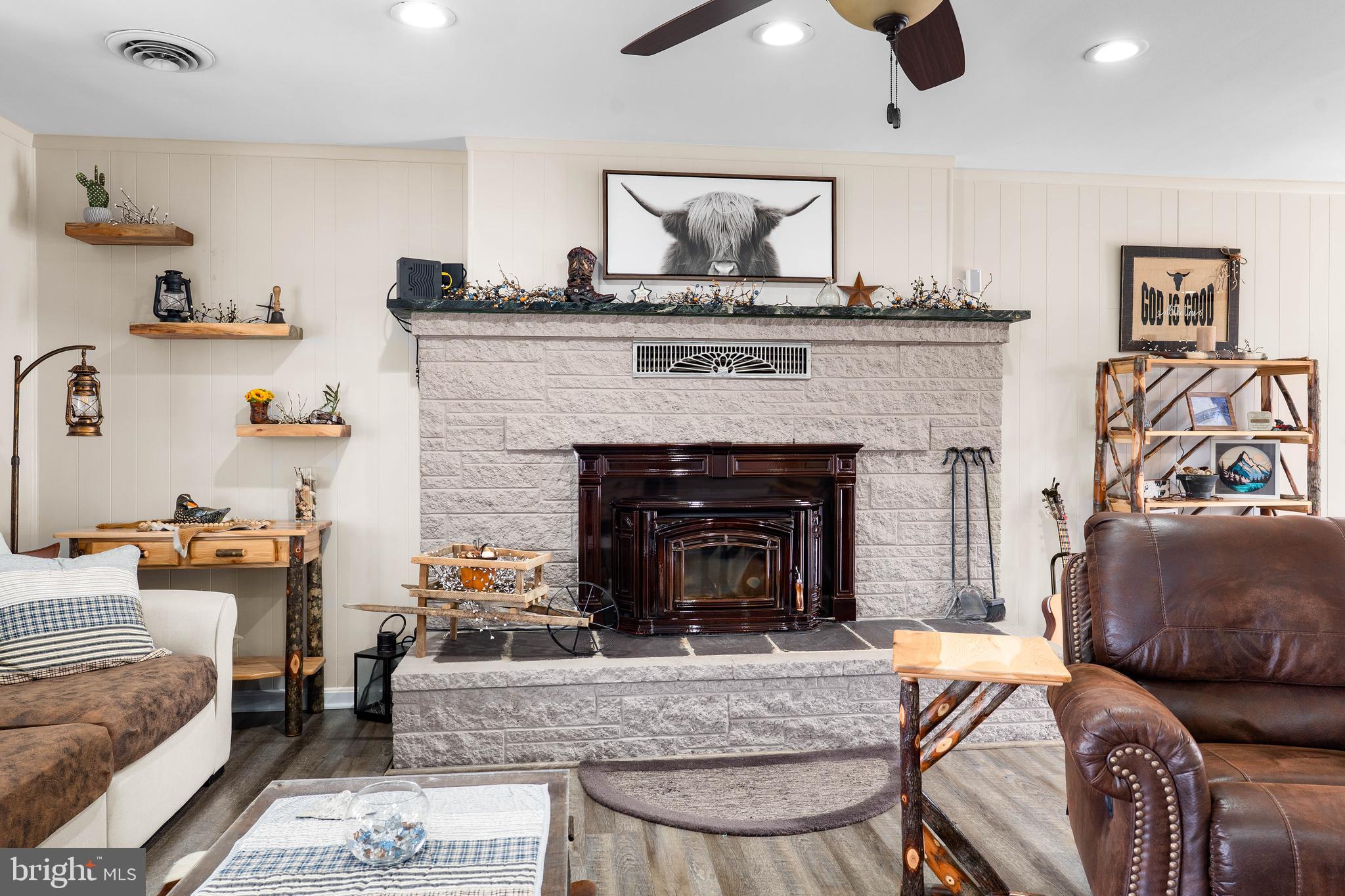 OLD FORT FARM ESTATES - Residential