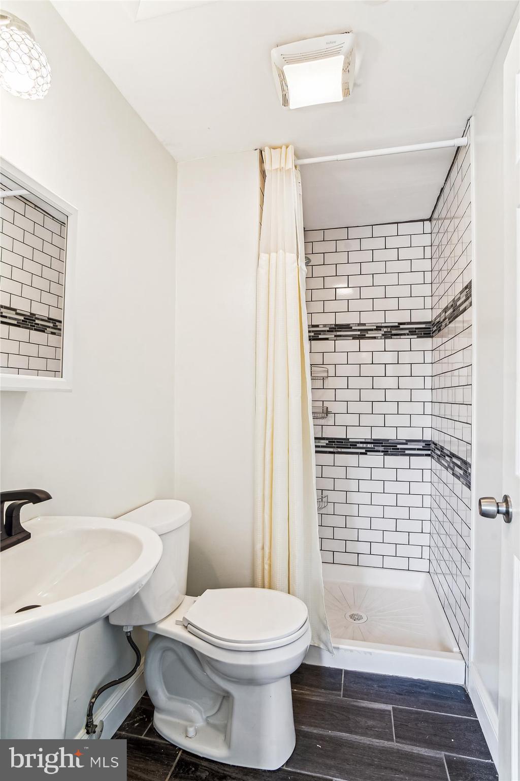 AMBER MEADOWS - Residential