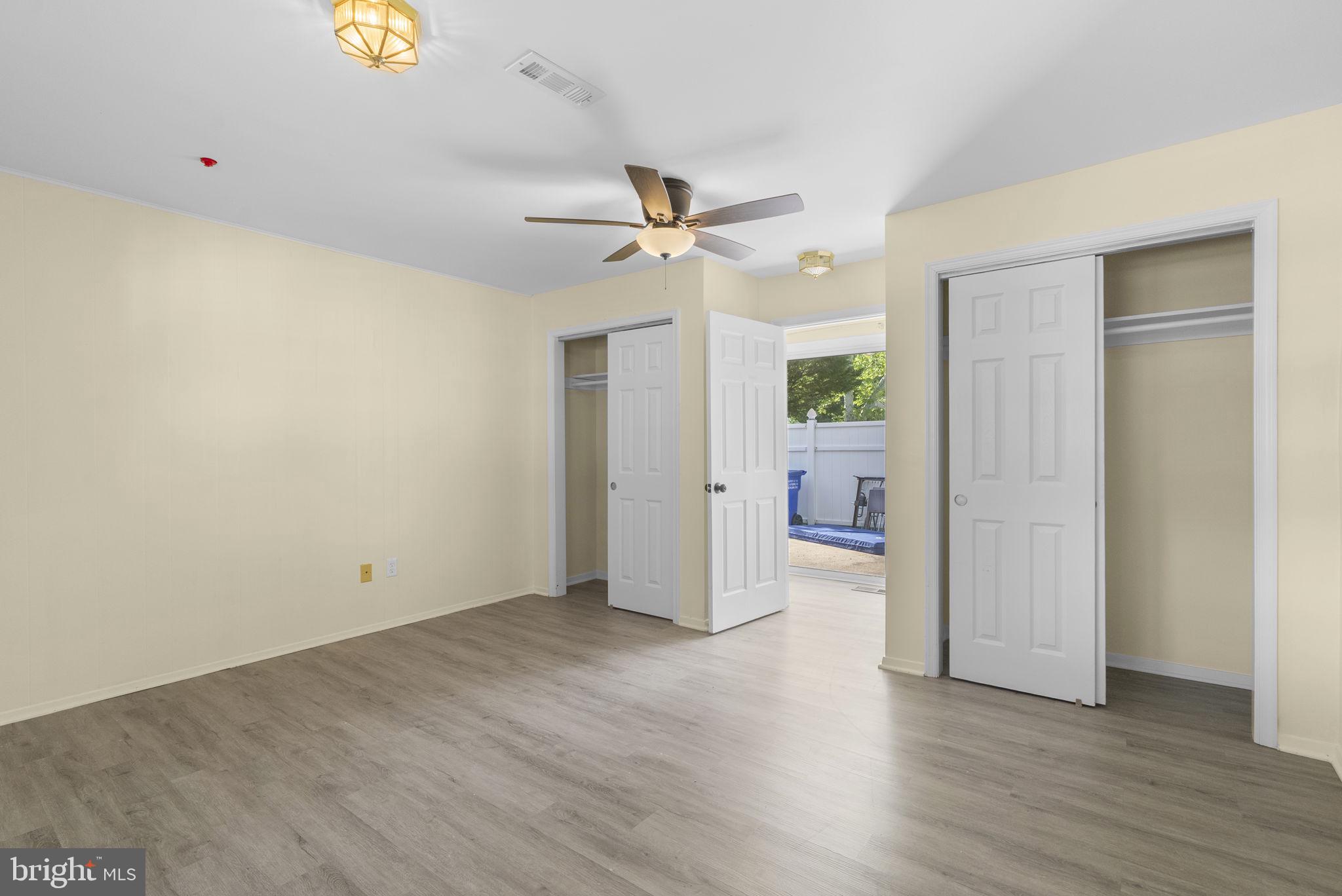 WHITE HALL - Residential