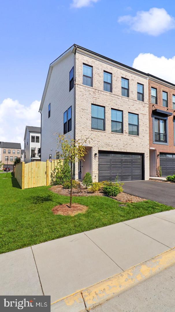 43595 FARRINGDON SQUARE