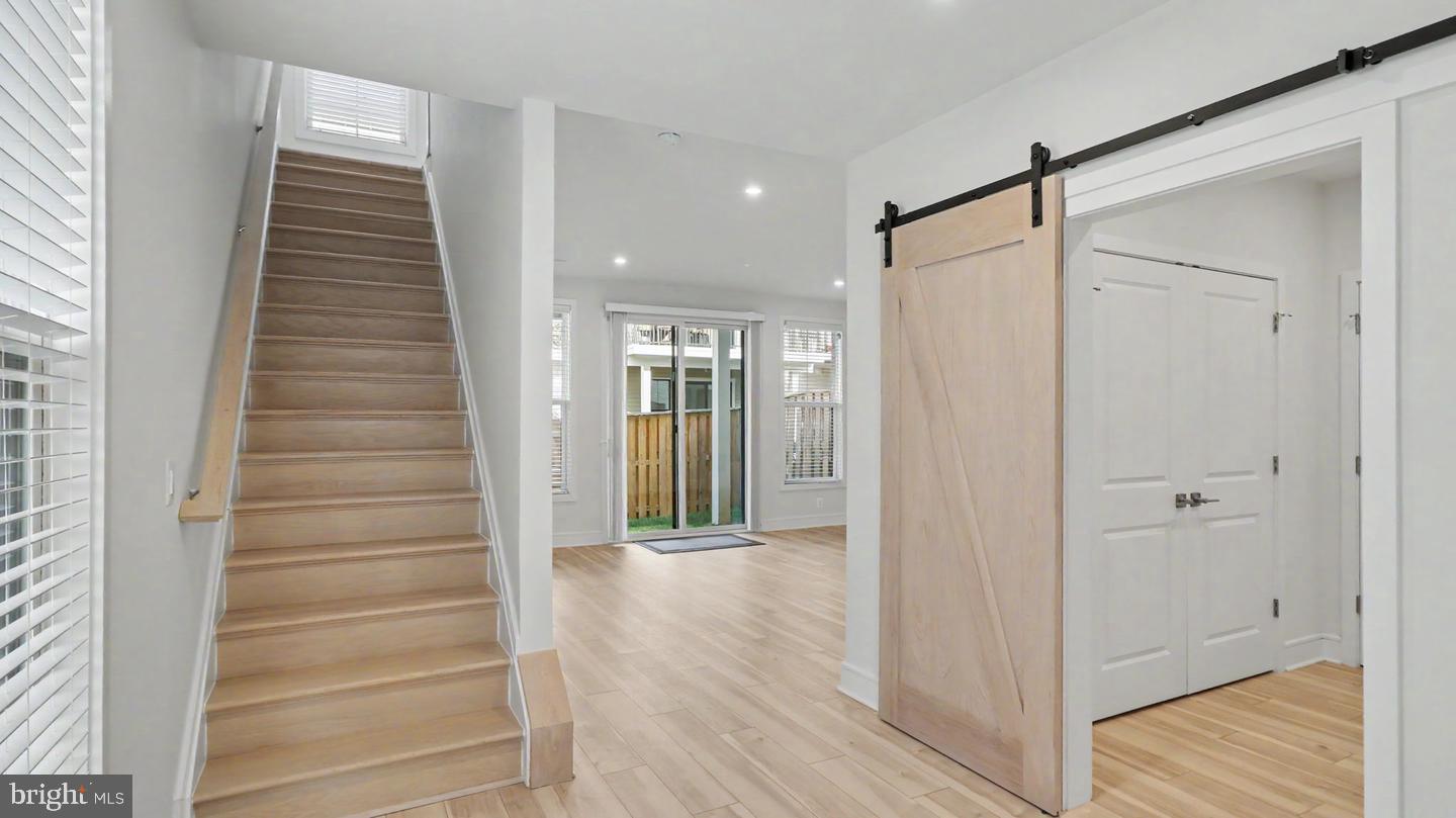 43595 FARRINGDON SQUARE