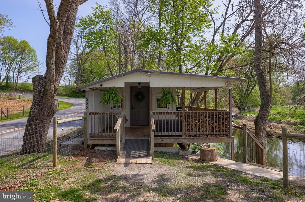 Photo of 283 Skyview Lane, LITITZ, PA 17543 (MLS # PALA2068720)