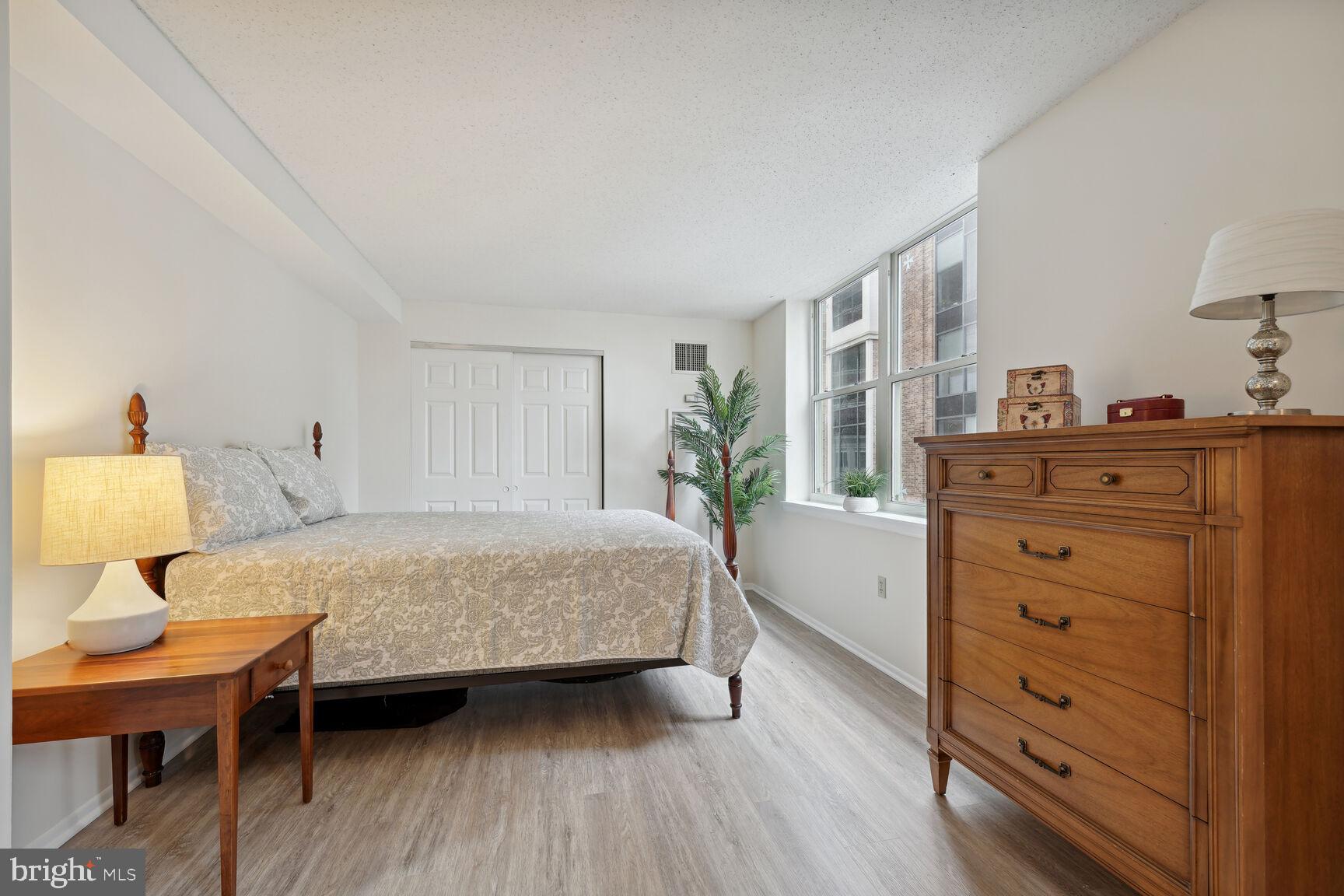 THE JEFFERSON - SUNRISE SENIOR LIVING - Residential