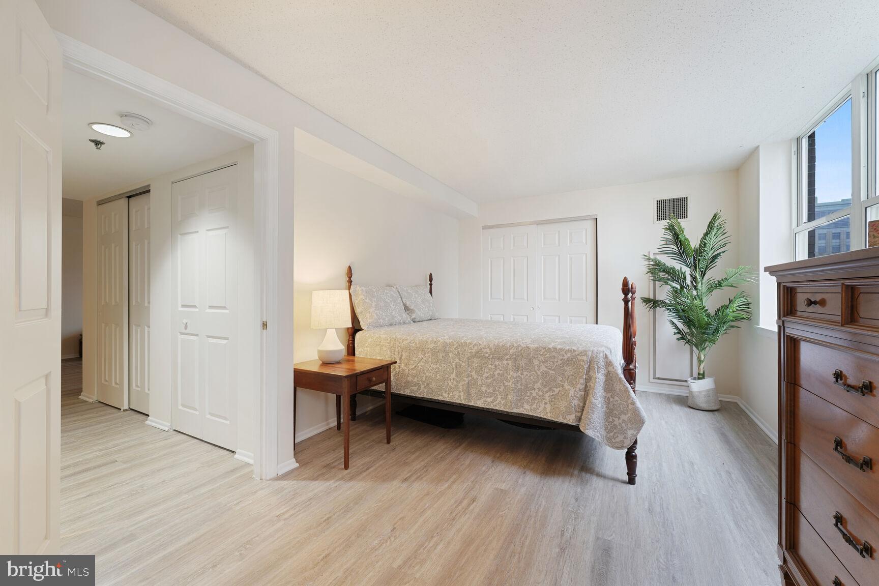 THE JEFFERSON - SUNRISE SENIOR LIVING - Residential