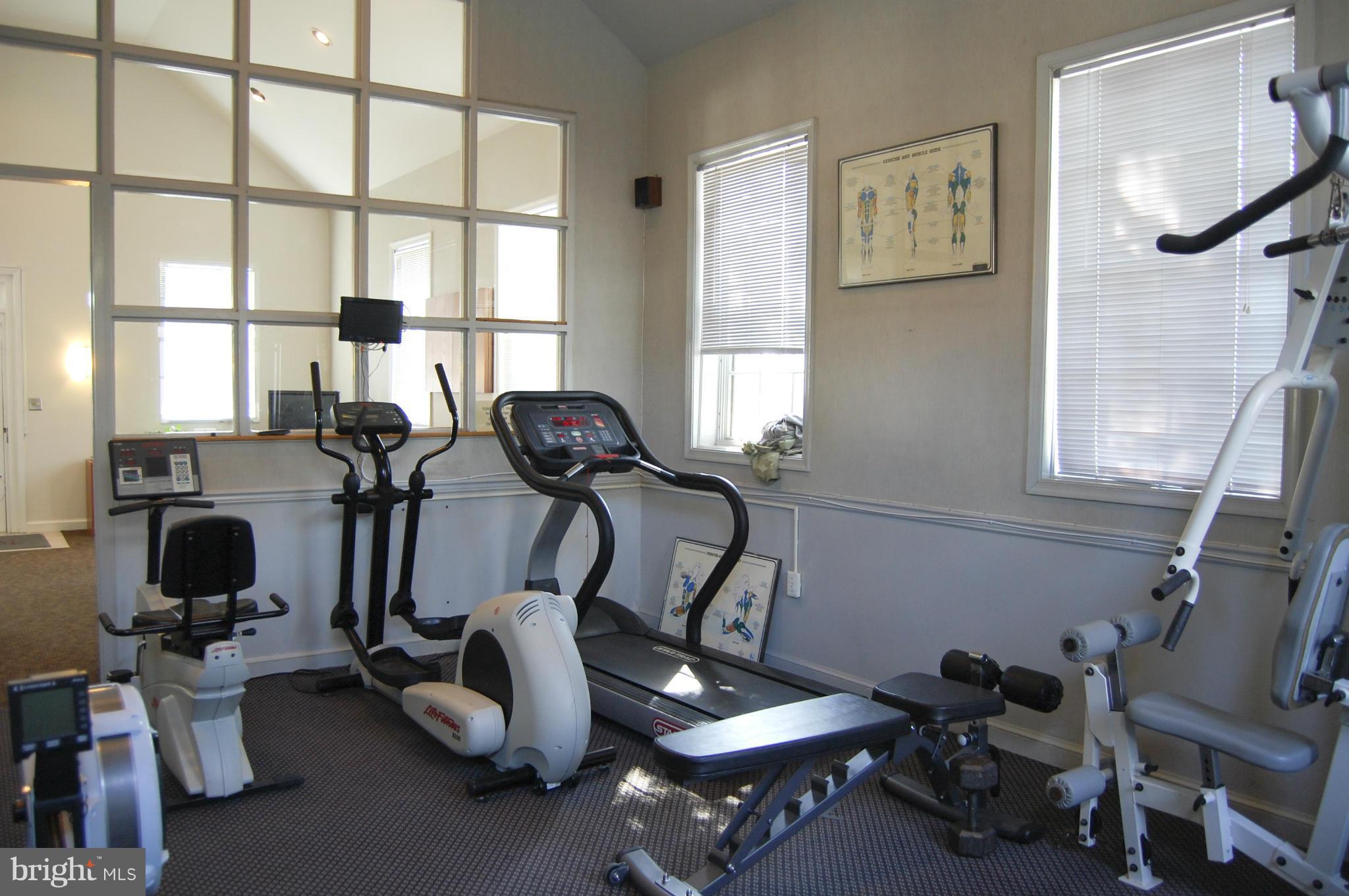 POTOWMACK CROSSING - Residential