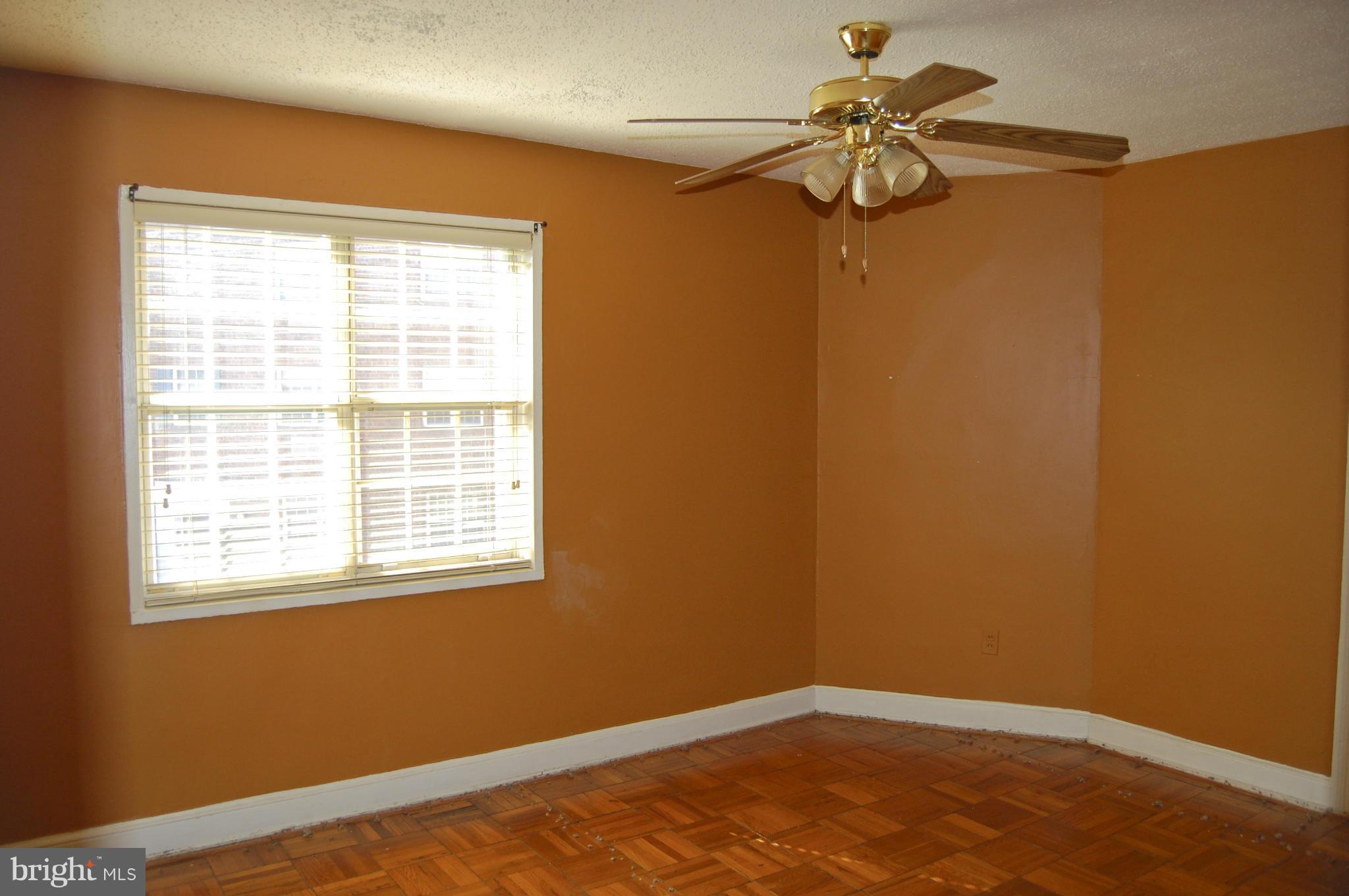 POTOWMACK CROSSING - Residential