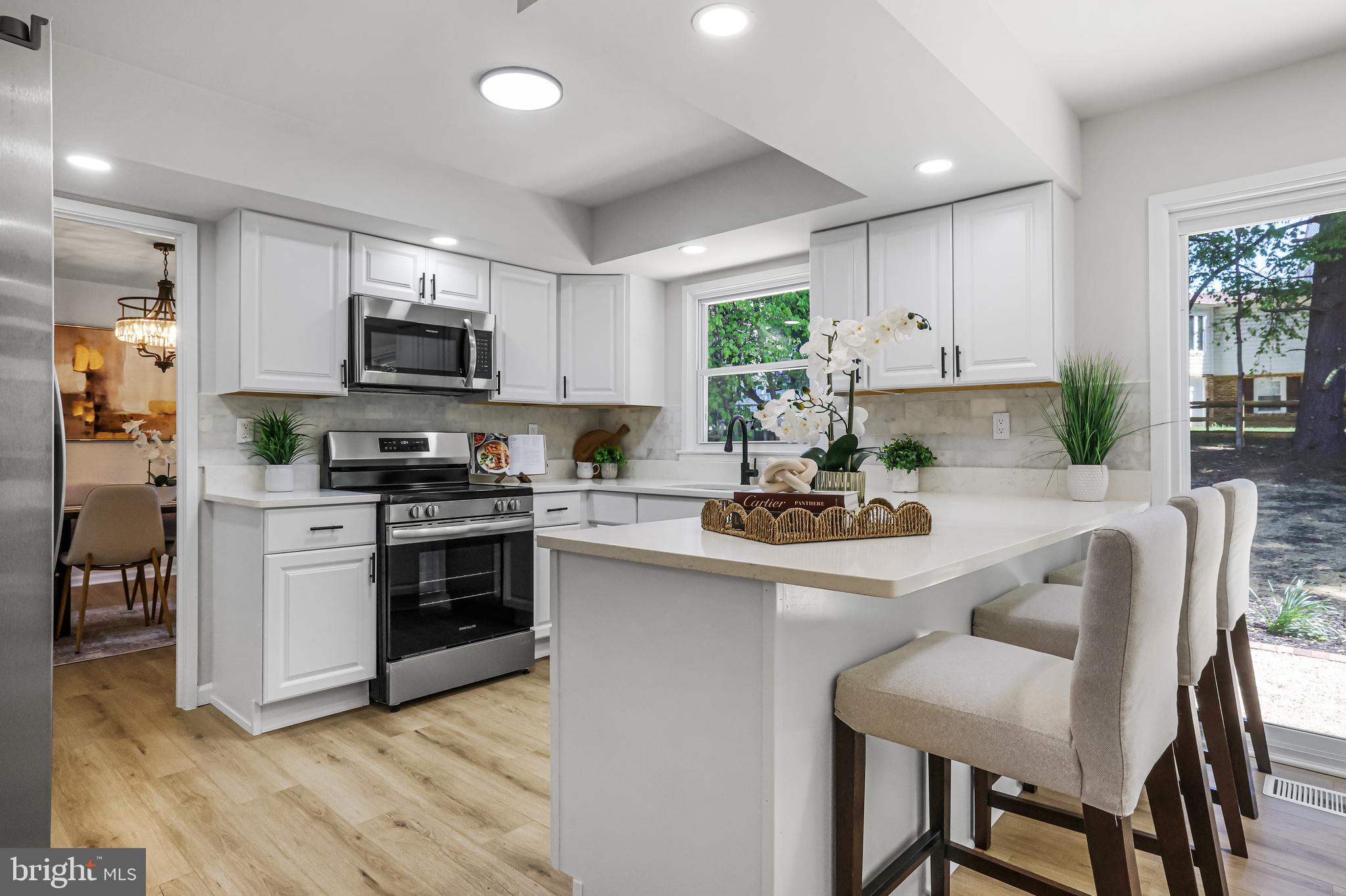 9933 DELLCASTLE ROAD