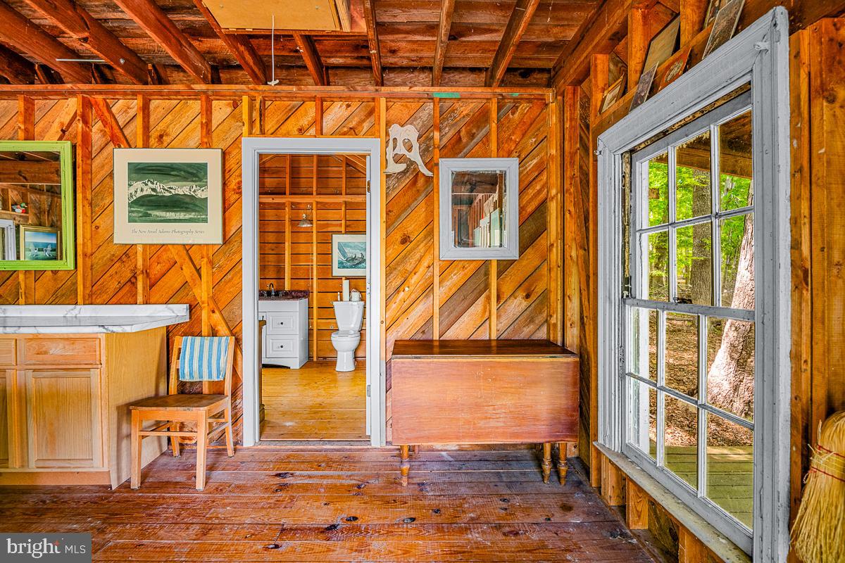 BUCKINGHAM COUNTY - Land