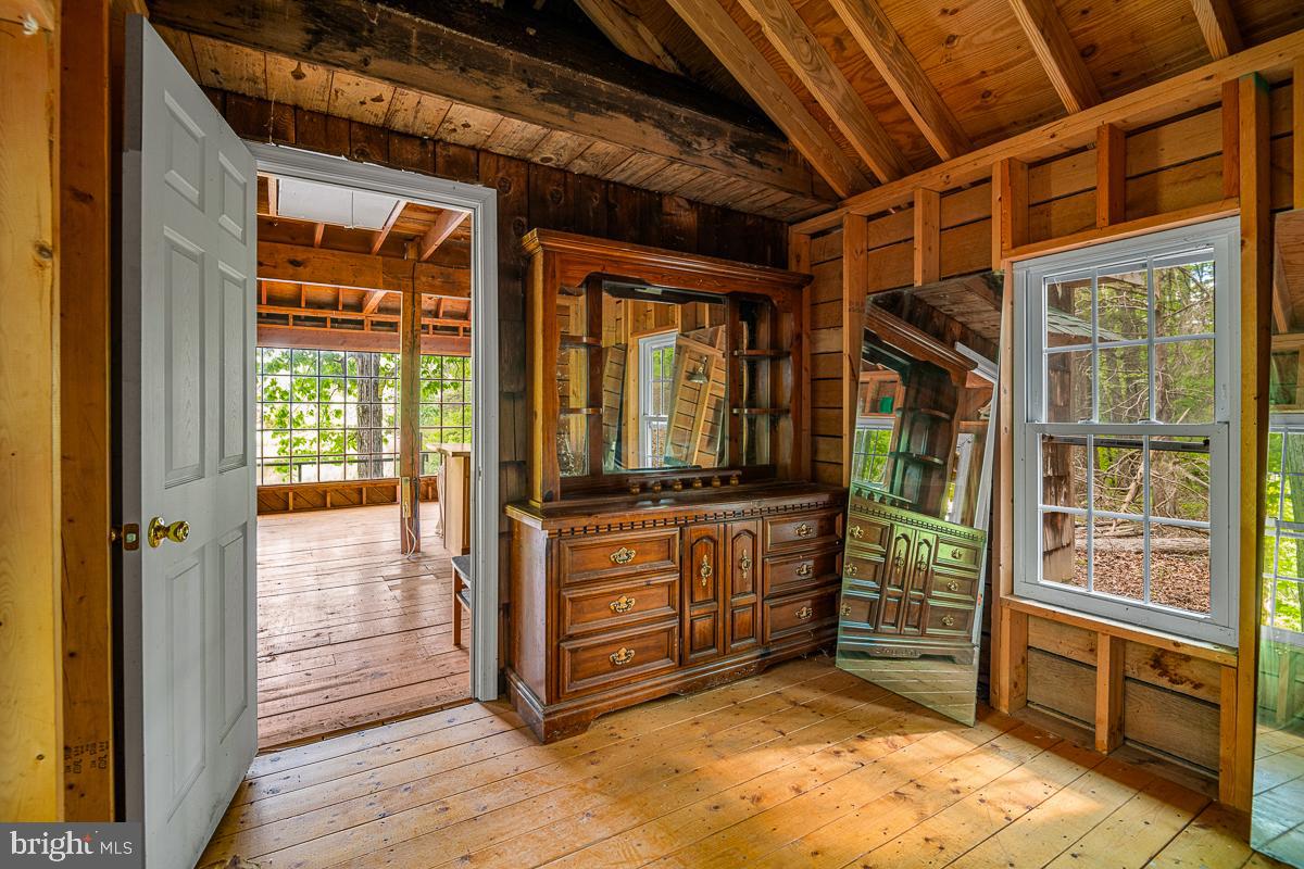 BUCKINGHAM COUNTY - Land