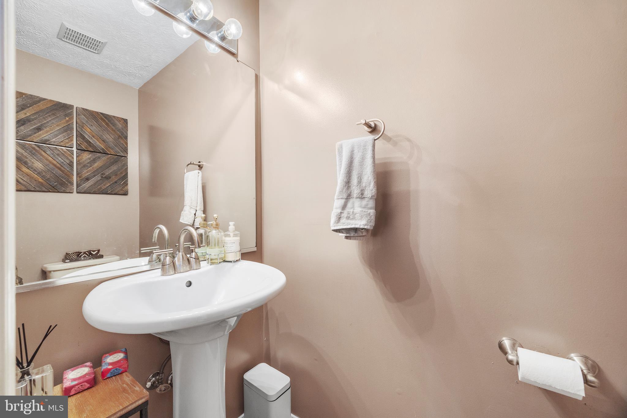 EAST BONIWOOD - Residential Lease