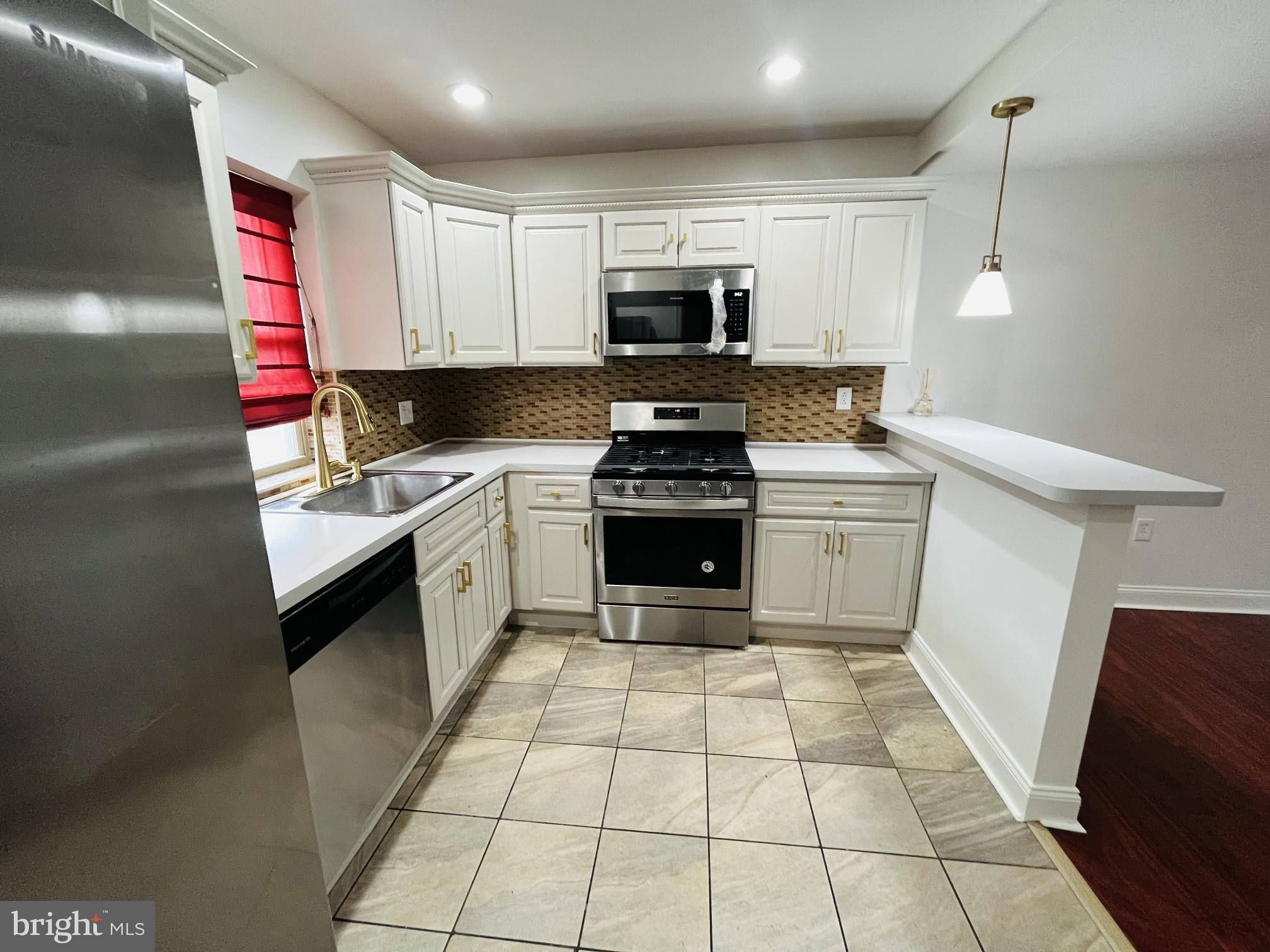 WEST OAK LANE - Residential